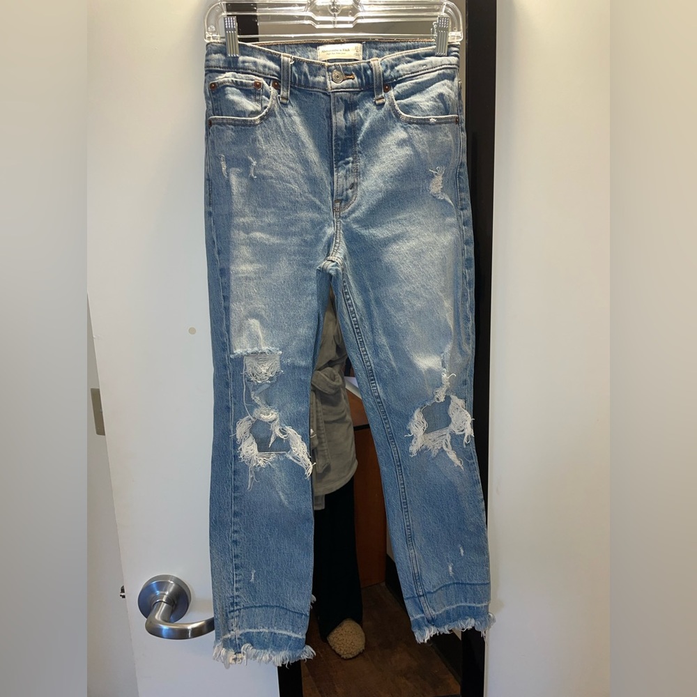 Abercrombie and Fitch Mom Jeans.